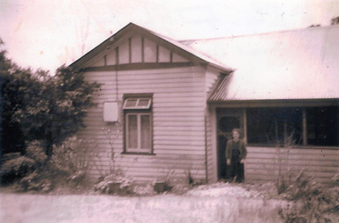 Mrs Johns in front of her home at 37 Orient Avenue Mitcham