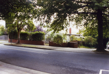 Winchcombe family residence on corner of Doncaster East and Glen Roads, Mitcham in 2006.