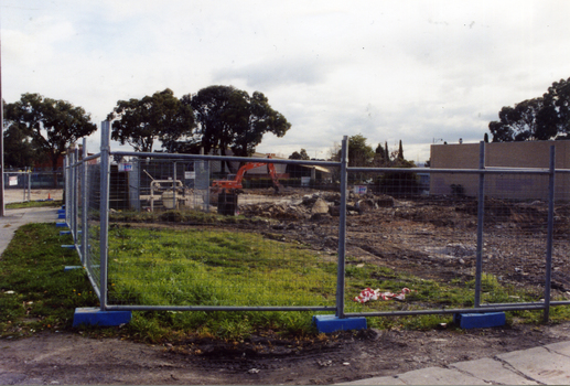 development of a fourteen storey apartment block in Colombo Street, 