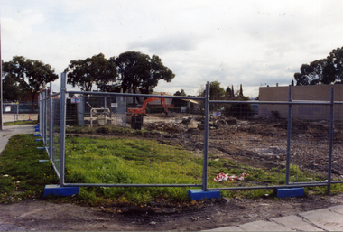 development of a fourteen storey apartment block in Colombo Street, 