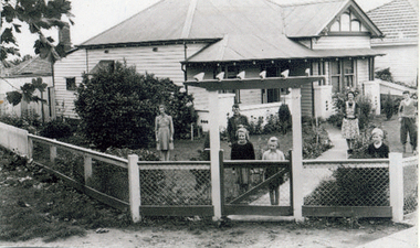 The Green Family in front of their home at 172 (now 374) Mitcham Road, Mitcham