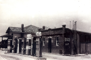 McLean's Garage on the corner of Burwood Highway and Middleborough Roads East Burwood in mid 1930s