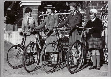 Photograph, Hooke Family, 1940