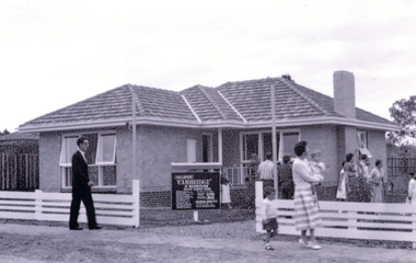 Photograph, 432 Springvale Road Forest Hill, 1960