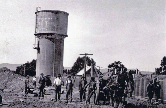 Construction workers with their horse-drawn dray working on the construction of the Mitcham Reservoir for the then Melbourne & Metropolitan Board of Works in 1922.