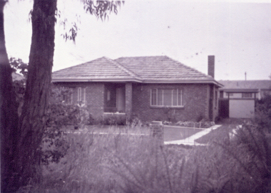 Home of John & Loise Gearing at 85 Springvale Road Nunawading in the 1950s
