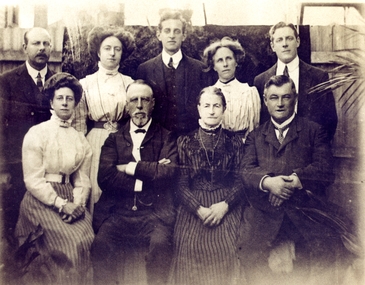 Wakefield Family. John and Rhoda Wakefield are in centre of the front row.