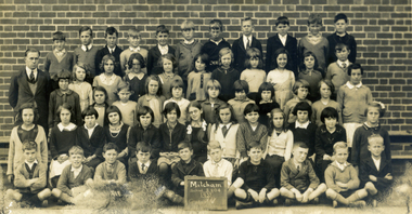 Grades 3 and 4 at Mitcham State School in 1933