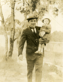 Photograph, Sydney and Alison Till
