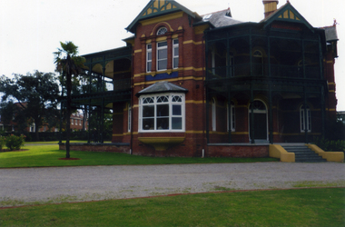 Front and left side of Bundoora Park Homestead, Bundoora