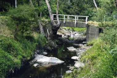 Mullum Mullum Creek, Mitcham with the footbridge and the Eastlink Trail