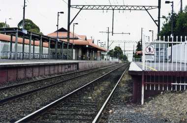 Mitcham Railway Station southern platform looking west towards the city -2012