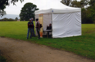 Photograph, Healesville Freeway Reservation Community Day, 26th/05/2013