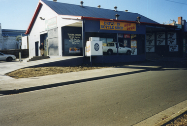 Photograph, Bottle shop, Oval Way, Nunawading, 2000