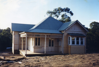 Photograph, Weatherboard House, Mitcham, 1997
