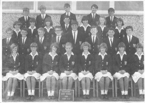 Black and white photo of class 3A1 outside the school. 