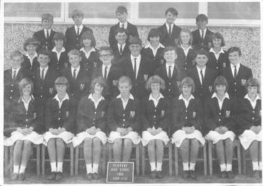 Black and white photo of class 3A1 outside the school. 