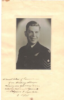 A sepia studio portrait of Alwyn Till in his WW2 airforce uniform.