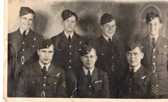 Group of 7 airmen in uniform Four in front row three at front Alwyn Till .
