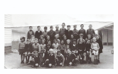 Class photograph 1st Grade 1950