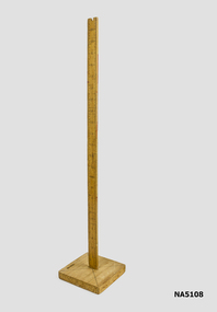 Picture of the ruler on stand.