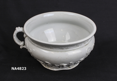 Light grey ironstone chamber pot.
