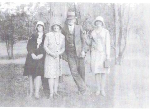 Fels family having a picnic in Wattle Park.