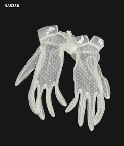 A pair of ladies' gloves.
