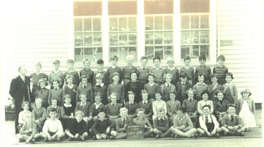 Blackburn South State School Grade 4B in 1957.