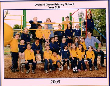 Orchard Grove Primary School class photo of 2009.