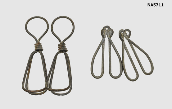 Wire pegs