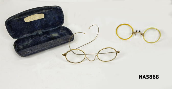 Eye wear and case