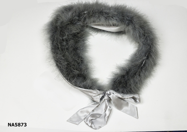 Feather stole