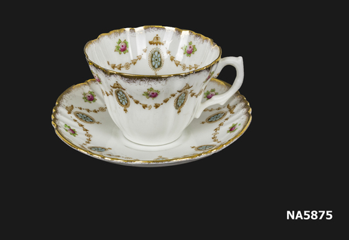 Cup & saucer