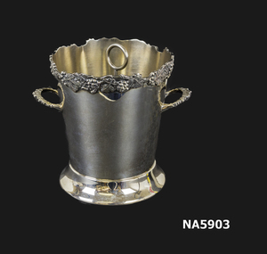 Ice bucket