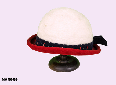 Lady's felt hat