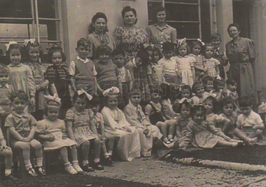 Photograph (item) - Kindergarten students, Carlton, 1948