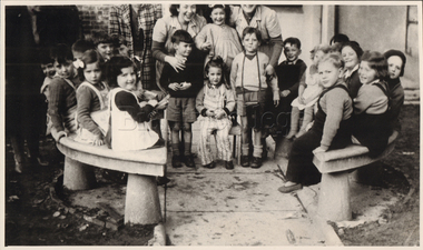 Photograph (Item) - Students in the garden, Carlton, 1944-1945, 1944