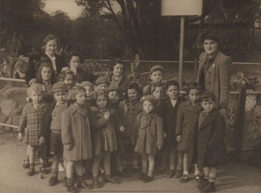 Photograph (item) - Student excursion, Carlton, 1940s, 1942