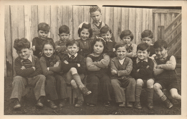 Photograph, Class, 1946