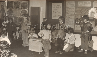 Photograph (Item) - Prep, Grade 1 and Grade 2 students giving a musical performance, 1977