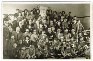 Photograph (item) - Bialik kindergarten community with banner, early 1950s