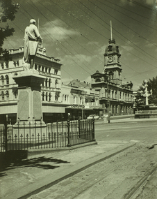 Photograph, Robert Burns statue, Sturt St, Ballarat