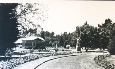 Photograph, Statuary Pavillion, Ballarat Botanic Gardens circa 1930