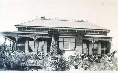 Photograph, 208 Wendouree Parade circa 1938