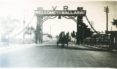 Photograph, Decorative Arch over Creswick Road Rail Crossing for Ballarat Centenary Celebrations 1938