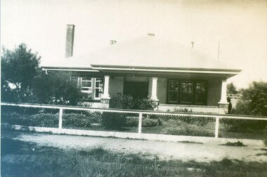 Photograph - Card Box Photographs, 907 South Street, Ballarat c1934
