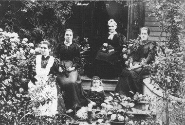 Photograph - Card Box Photographs, Ludbrook Family group photograph 1900