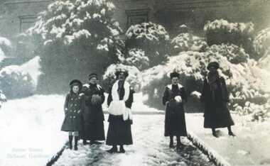 Postcard - Card Box Photographs, Snow Scene at Ballarat East Town Hall Gardens, circa 1900