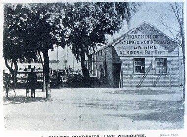 Postcard - Card Box Photographs, R. Taylor's Boat-Sheds & Lake View Hotel, Lake Wendouree